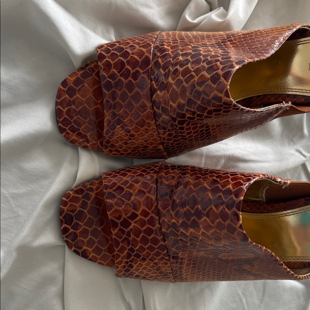Enzo Angiolini Snake Pattern Mules - Picture 6 of 9